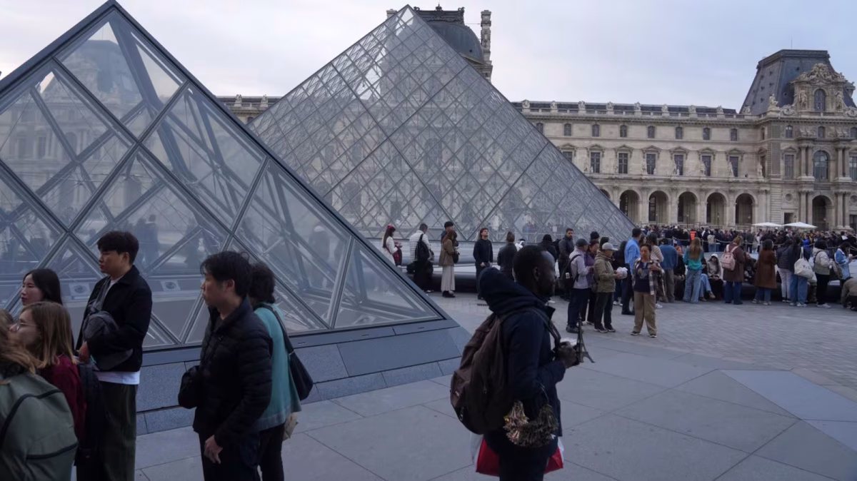 Jewelry Valued at Over $100 Million Stolen from the Louvre, According to Paris Prosecuter
