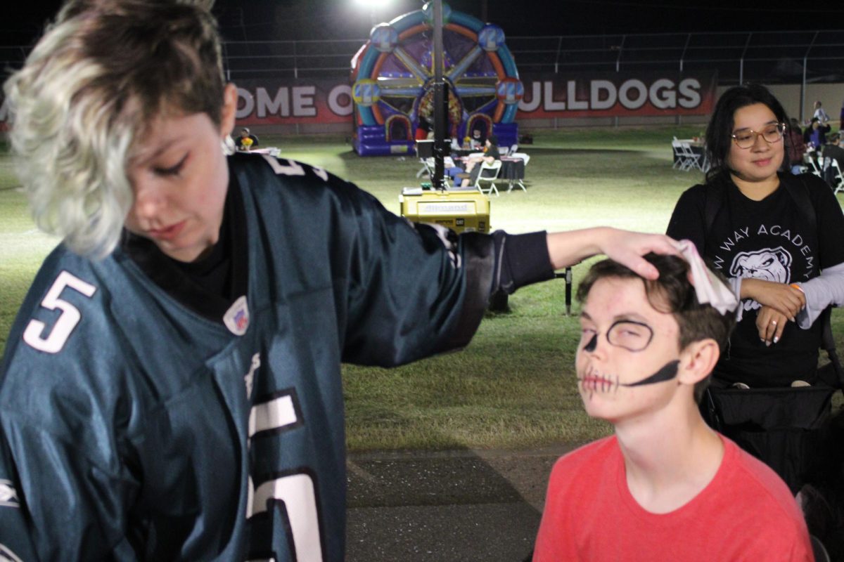 Some Spooktacluar face painting with Teddy Hill