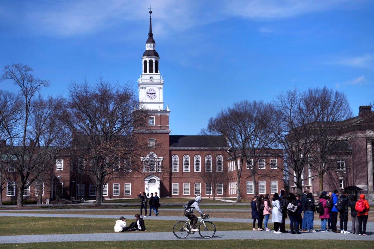 6 to 9 universities, especially Dartmouth University, offered a deal by the Administration had announced that they denied it before the deadline that happened this Monday.